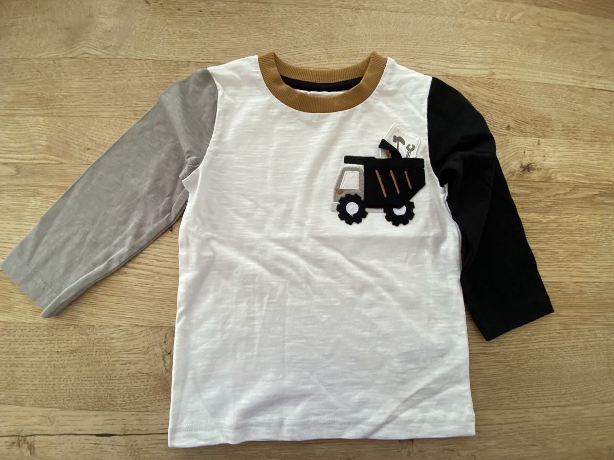 Next Maglioni & Felpe: Tolles Jungen Langarmshirt "Bauarbeiter" Gr. 86 – Nuovo e nell'imballaggio originale da Fischbach-Göslikon venduto da ZUTTEL