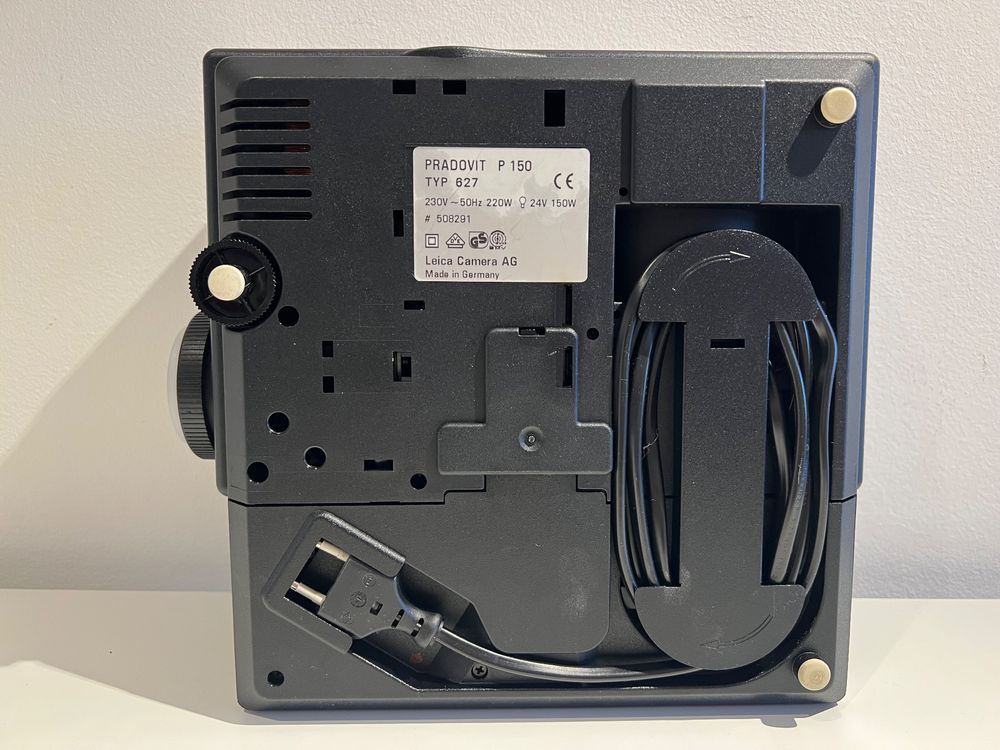 Neuf projecteur diapositives leica pradovit p150 - Authenticité