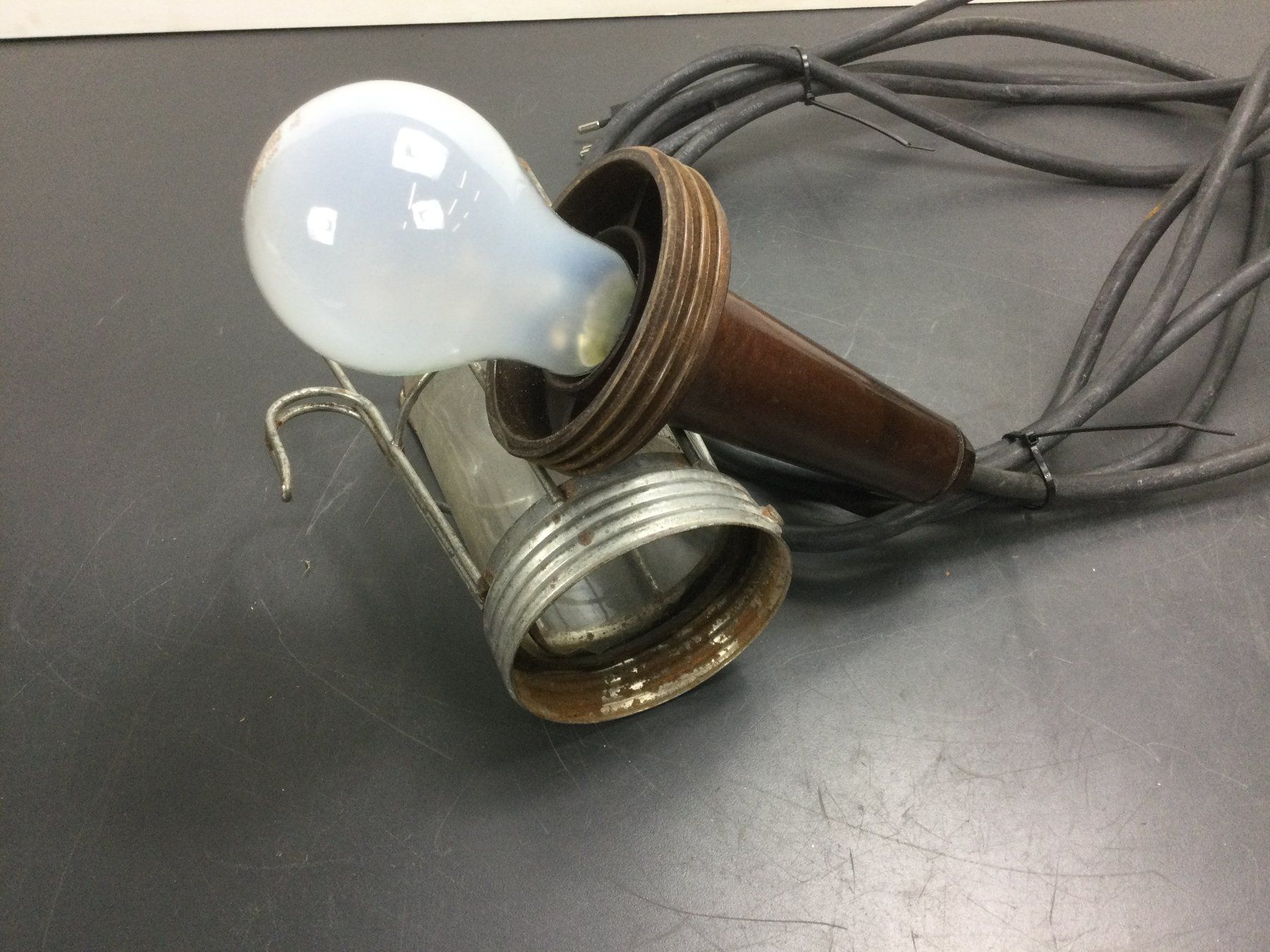 Lampade: Antike Hand Werkstatt Lampe mit Bakelit Griff – Usato da Wangen SZ venduto da kuriosum12 5