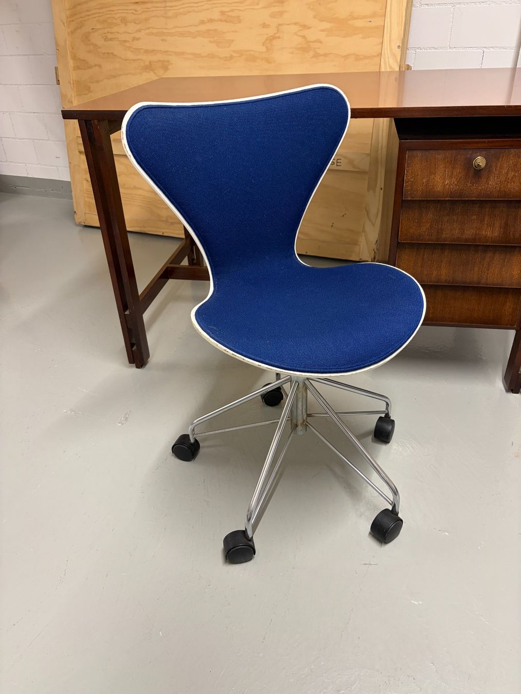 Chaises: Arne Jacobsen, Rollbürostuhl – D'occasion à Zürich par less_more