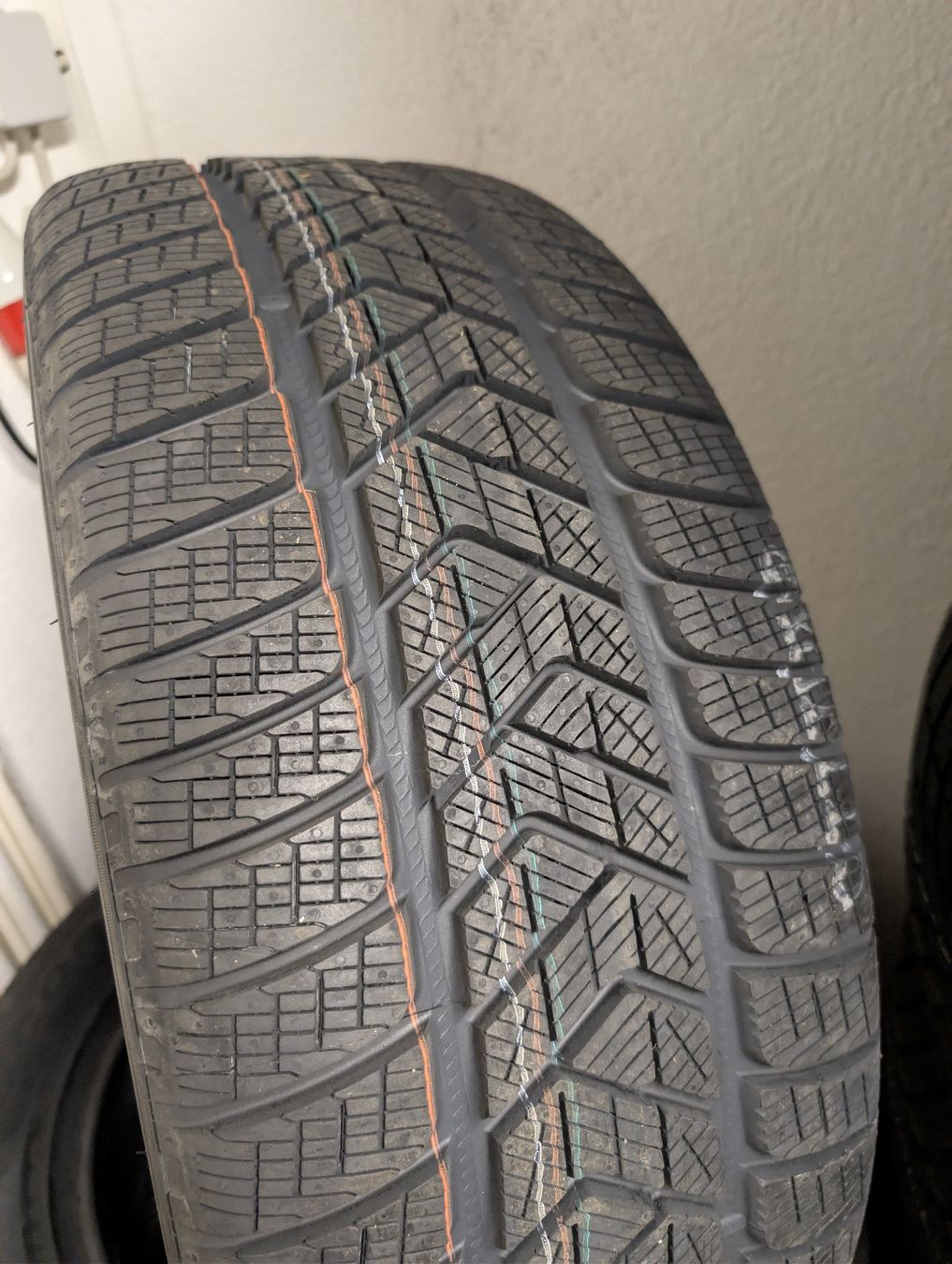 Pirelli Pneus & Kompletträder: Winterreifen  – Neu und originalverpackt aus Dürrenäsch von Pneu-Idris 2