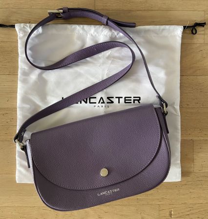 LANCASTER Sac à bandoulière cuir grené lilas