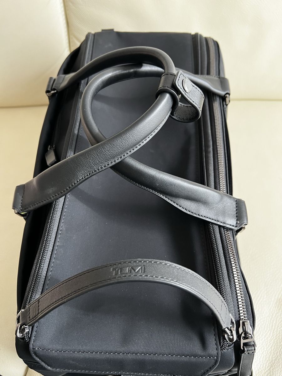 Tumi Borse: Tumi „Harrison Port Weekend Duffel“ – Nuovo (secondo la descrizione) da Niederwangen BE venduto da KFI 4