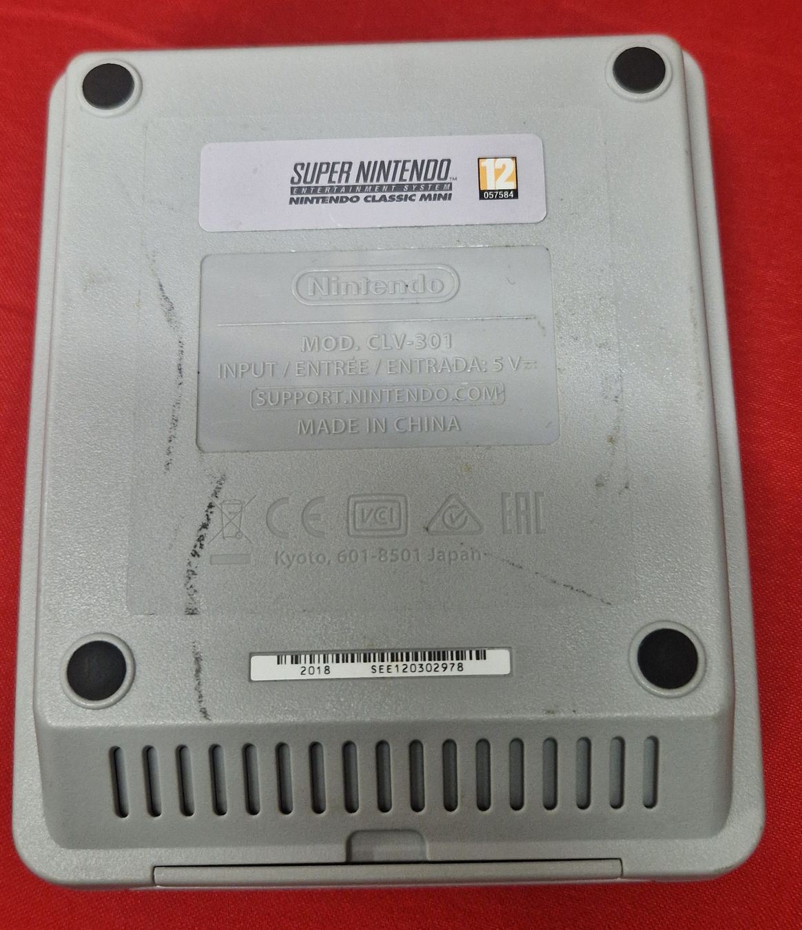 Nintendo Console: Console Nintendo Classic Mini Super Nintendo avec 2 manettes – Usato da Villars-sur-Glâne venduto da MrLobTec 2