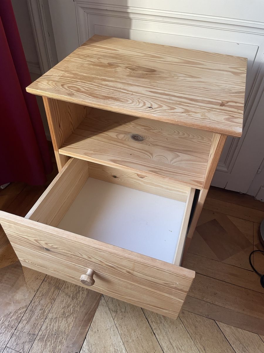 Nachttische: Table de chevet en bois IKEA Tarva – Gebraucht aus Lausanne von Balthaaaa 1