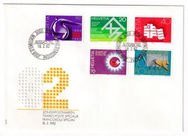 Abart FDC 1982 roter rechter Strich kürzer