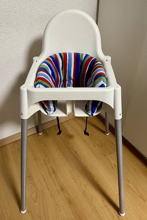 Kinderhochstuhl mit Tablett und Kissen  2
