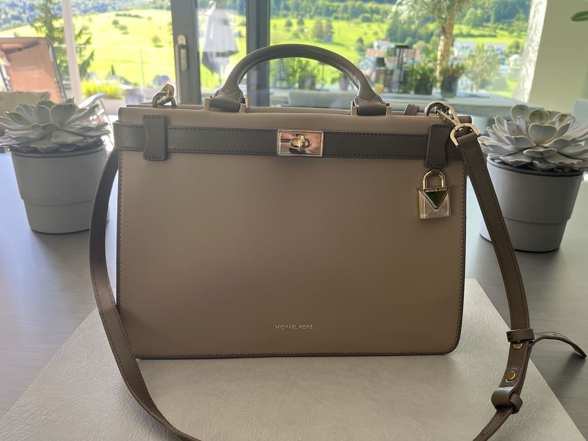 Michael Kors Borse da donna: Michael Kors Tasche – Nuovo (secondo la descrizione) da Zeiningen venduto da ste_fmp6 6