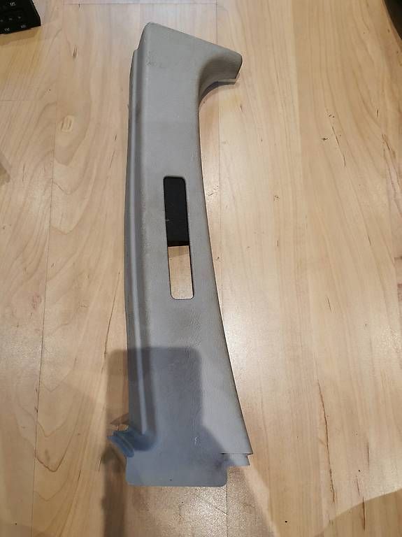 Tutti pezzi di ricambio auto: BMW e36 Compact B-Säule Gurtabdeckung – Usato da Oberdorf BL venduto da FabioSantoro1990 1