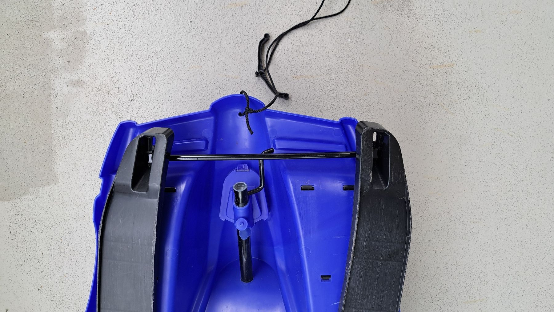 Sonstige: neuwertiger blauer Schneebob – Gebraucht aus Abtwil AG von Queenstown 4