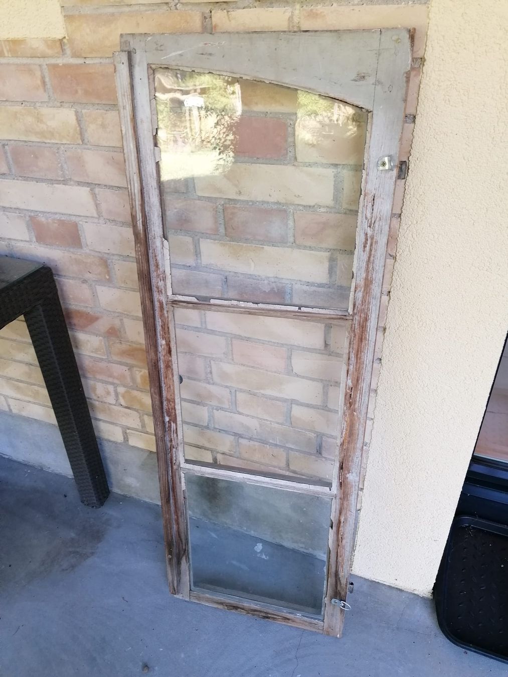 Finestre: Altes Fenster mit Holzrahmen und Glas – Usato da Krauchthal venduto da SamsPuce 2
