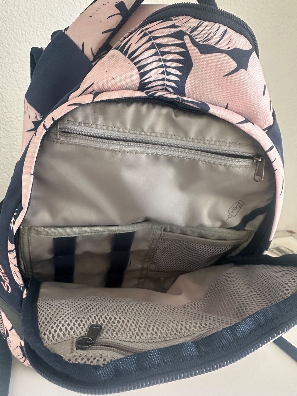 Satch Borse & Zaini: Satch Schulrucksack - Botanic Blush - 24 lt – Usato da Lyss venduto da Goandta 2