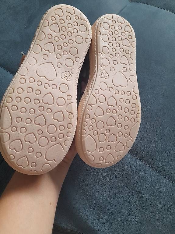 Scarpe per ragazze: Schuhe Mädchen Grösse 25 – Usato da Thun venduto da jul_y9lm 1