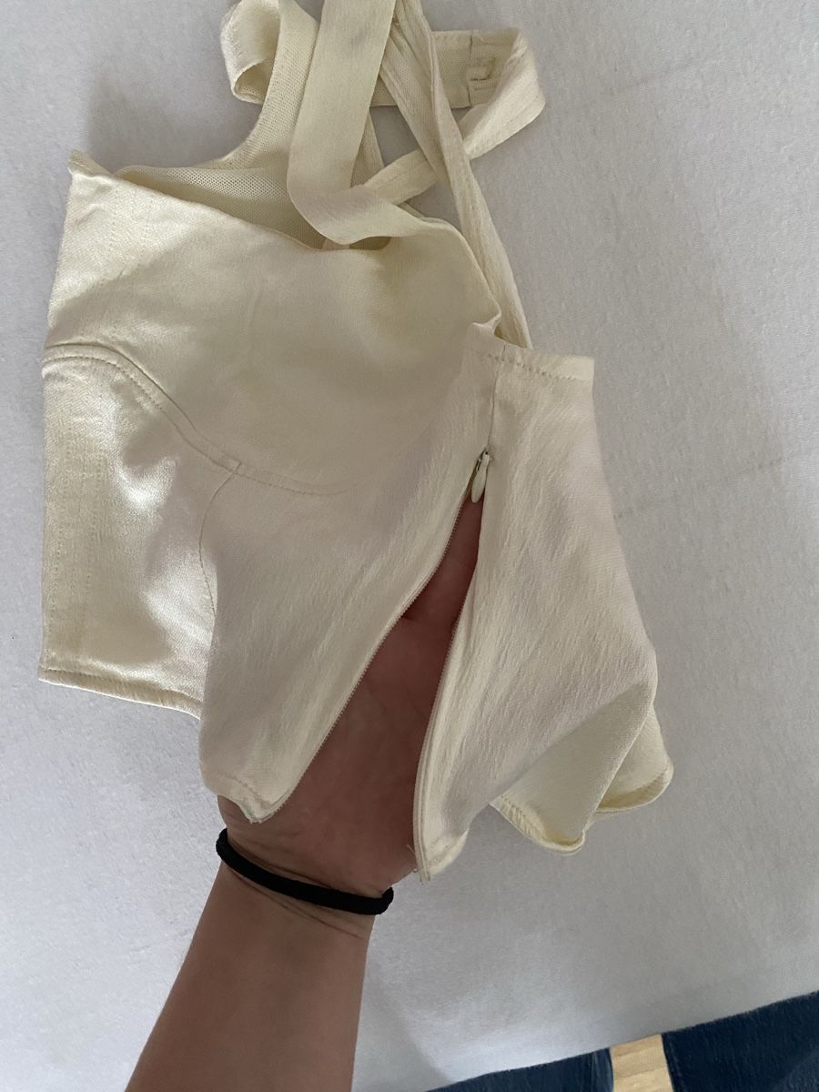 Zara Top: Hellbeiges Bustier Top – Usato da Luzern venduto da champagnelaury 3