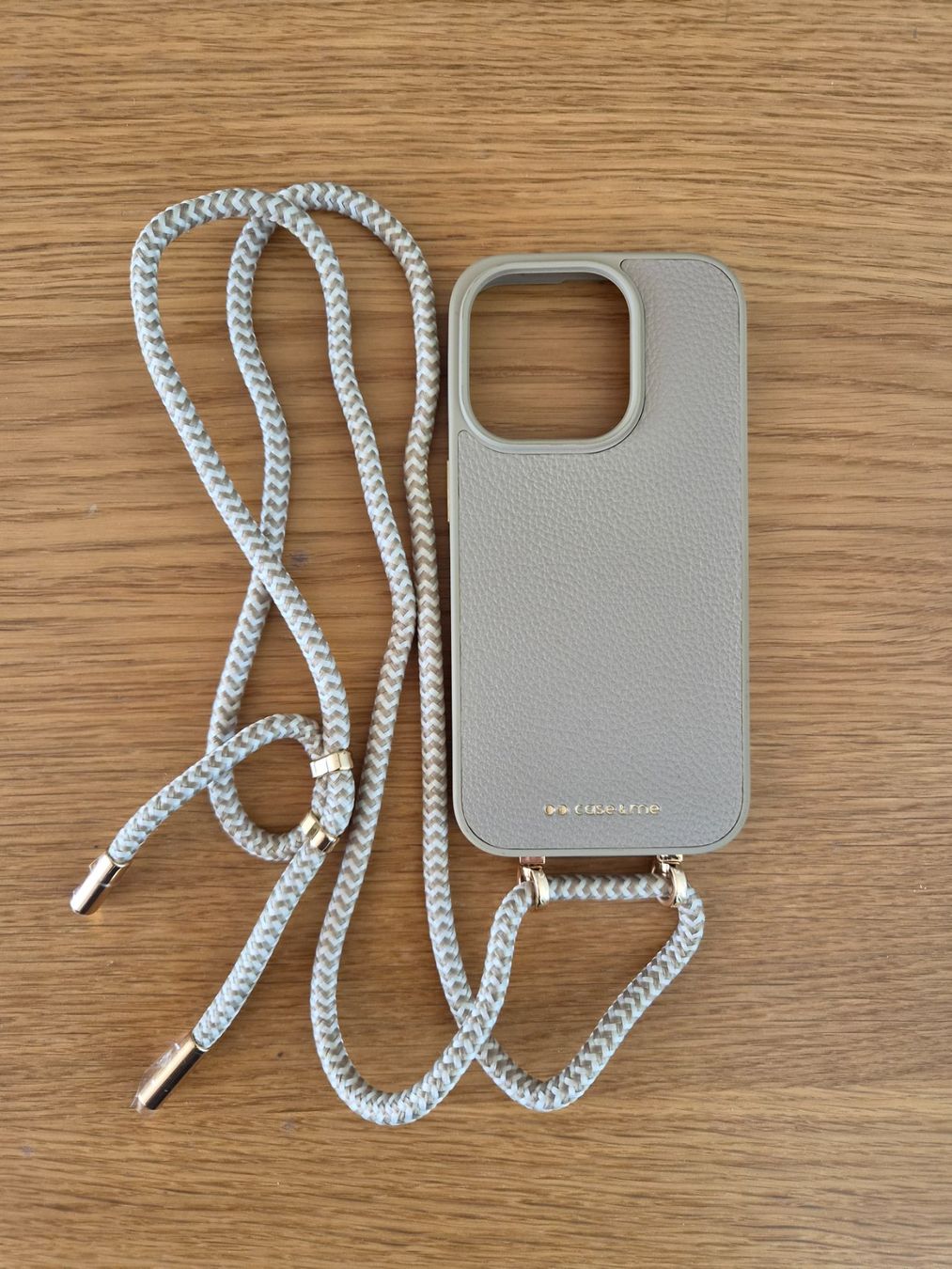 Cover & Protezioni schermo: Handyhülle iPhone 15 Pro mit Umhängekordel – Usato da Wallisellen venduto da soat
