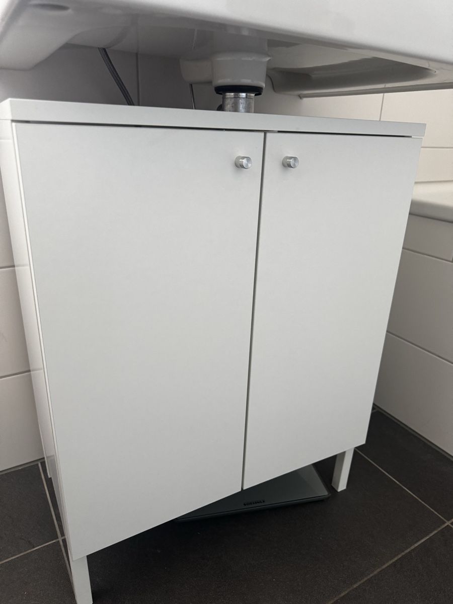 Ikea Installations & Meubles: Badezimmer Schränkchen  – D'occasion à Urtenen-Schönbühl par m19_2fdb
