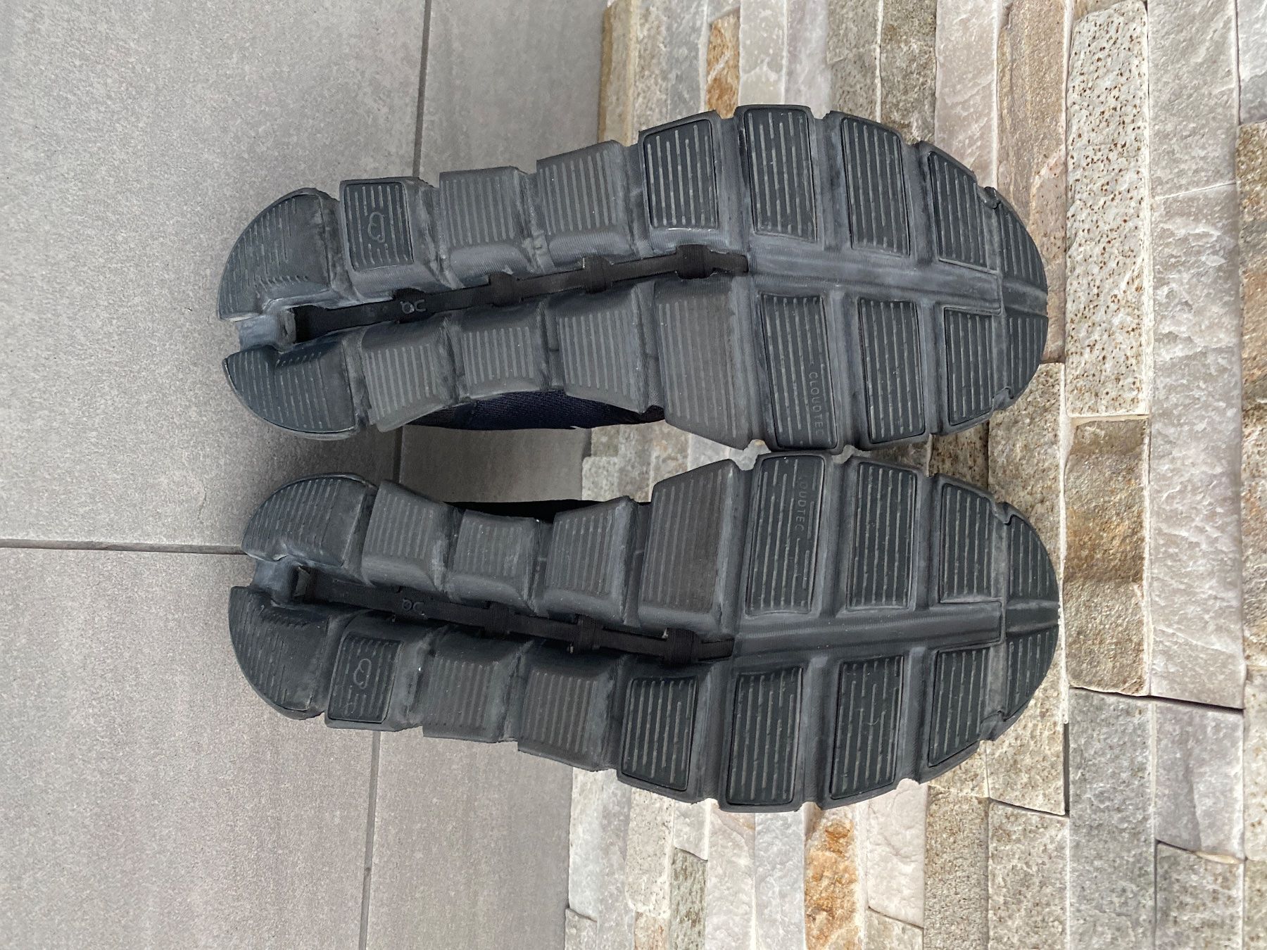 On Scarpe da uomo: On Cloud – Usato da Unterengstringen venduto da sonyboy2611 3
