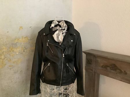 Giacca di pelle nera nuova, stile biker - taglia 40