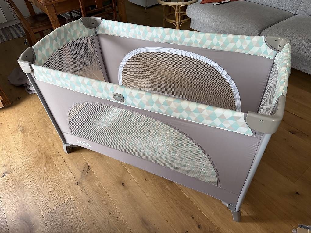 Joie Betten: Joie Baby-/Reisebett – Gebraucht aus Avegno von CaVal13