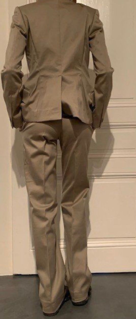 Gucci Completi & Tailleur: Tailleur beige en coton épais de Gucci – Nuovo (secondo la descrizione) da Zumikon venduto da Madchris2424 1
