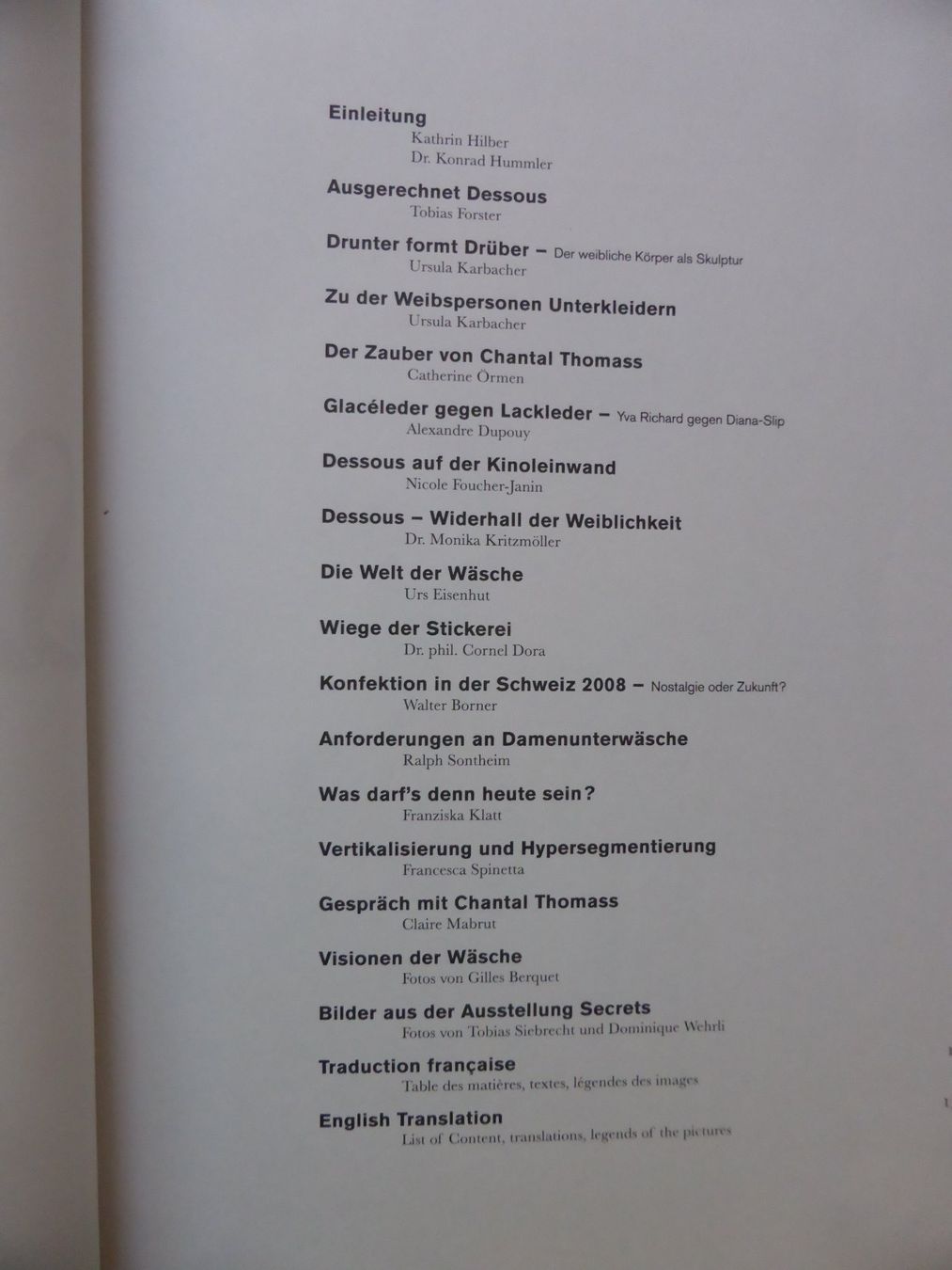 Libri: Textil-Industrie - Secrets - Einblicke ins Reich der Dessous – Nuovo (secondo la descrizione) da Brunnadern venduto da lesezirkel 1