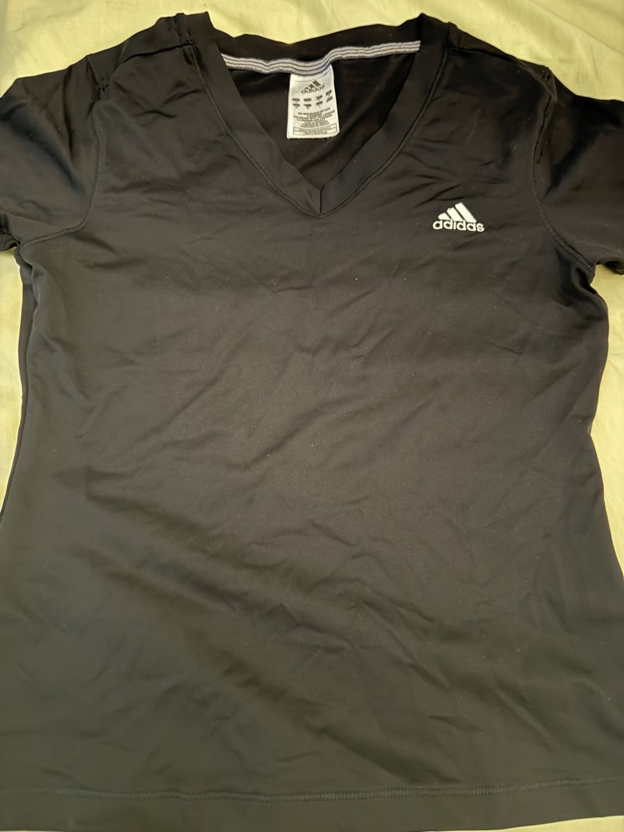 T-shirt: Addidas Vintage shirts – Usato da Basel venduto da sch_9g6x 5