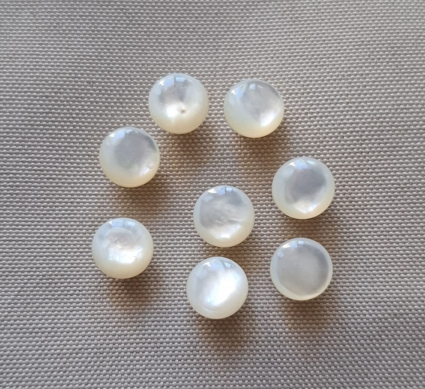 Boutons: 8 Glasknöpfe, 8 mm. – D'occasion à Dietikon par Hirschkopf