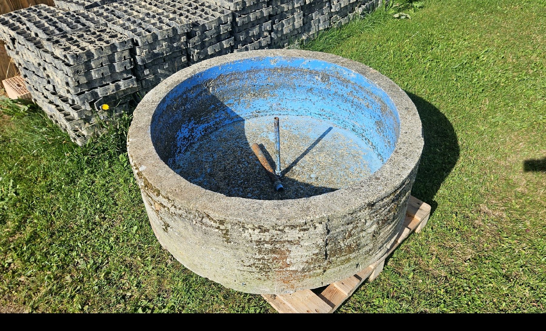 Teiche & Zierbrunnen: Brunnentrog, Springbrunnen – Gebraucht aus Röthenbach i. E. von Rbrdesign 2