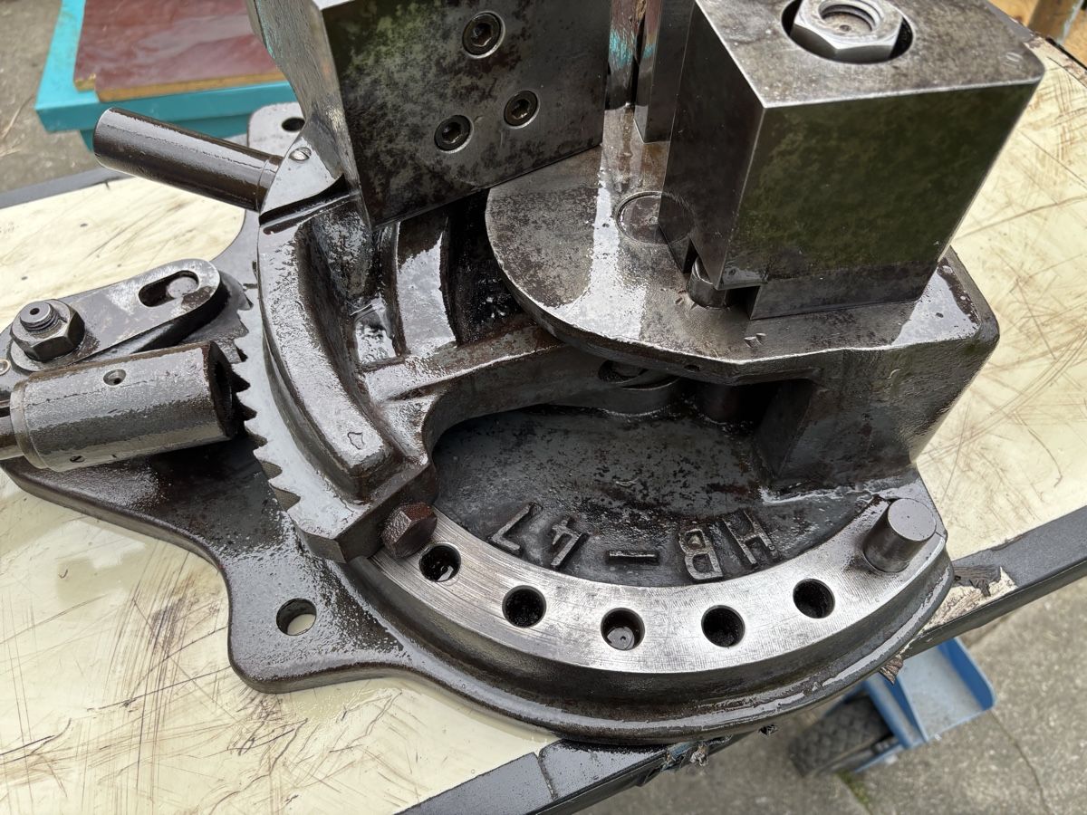 Tutte le macchine: Biegemaschine Gressel HB 47 – Usato da Aarau venduto da Belli49 3