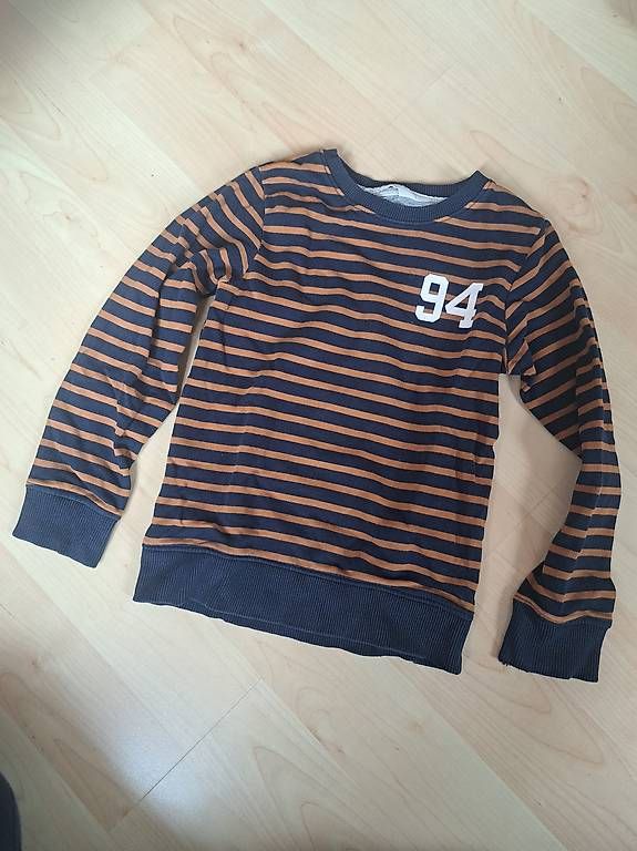 Pullover & Sweatshirts: Pulli 122/128 – Gebraucht aus Winterthur von feehee 1
