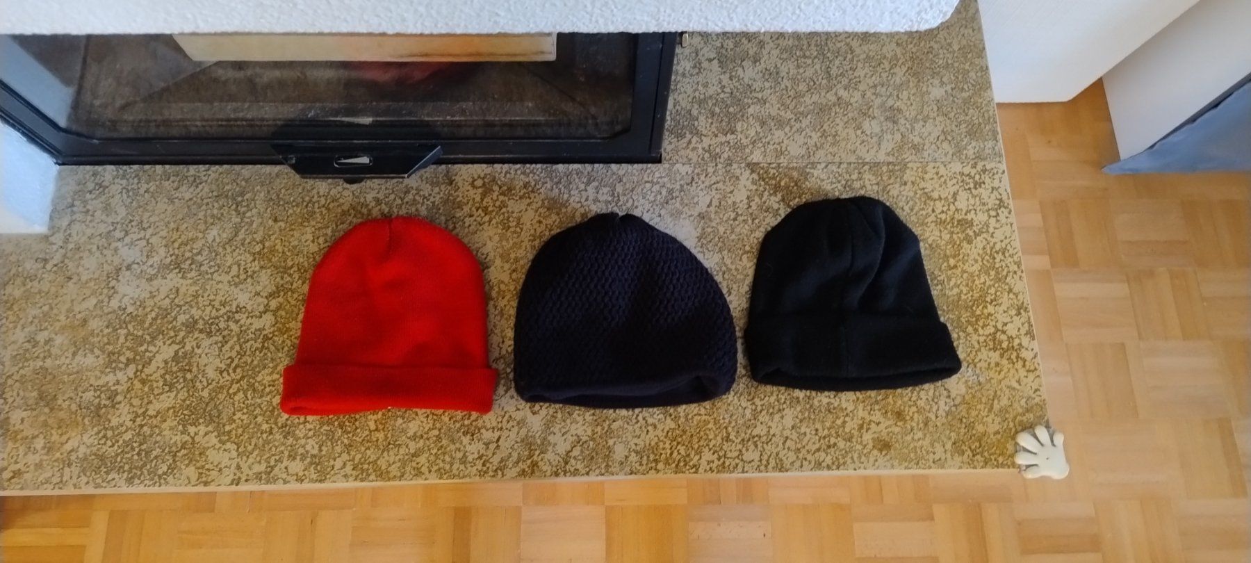 Copricapi, berretti & cappellini: 3 Beanies – Usato da Egg b. Zürich venduto da el_gato_77 1