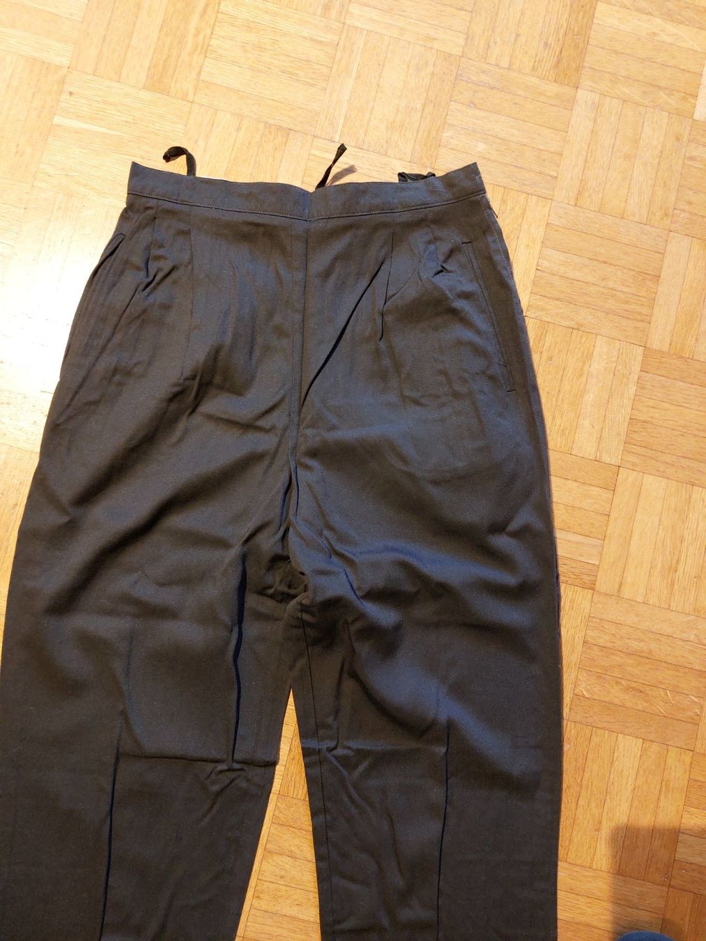 Pantalons: leichte Hose, Grösse 38, schwarz – D'occasion à Escholzmatt par Stern777 1
