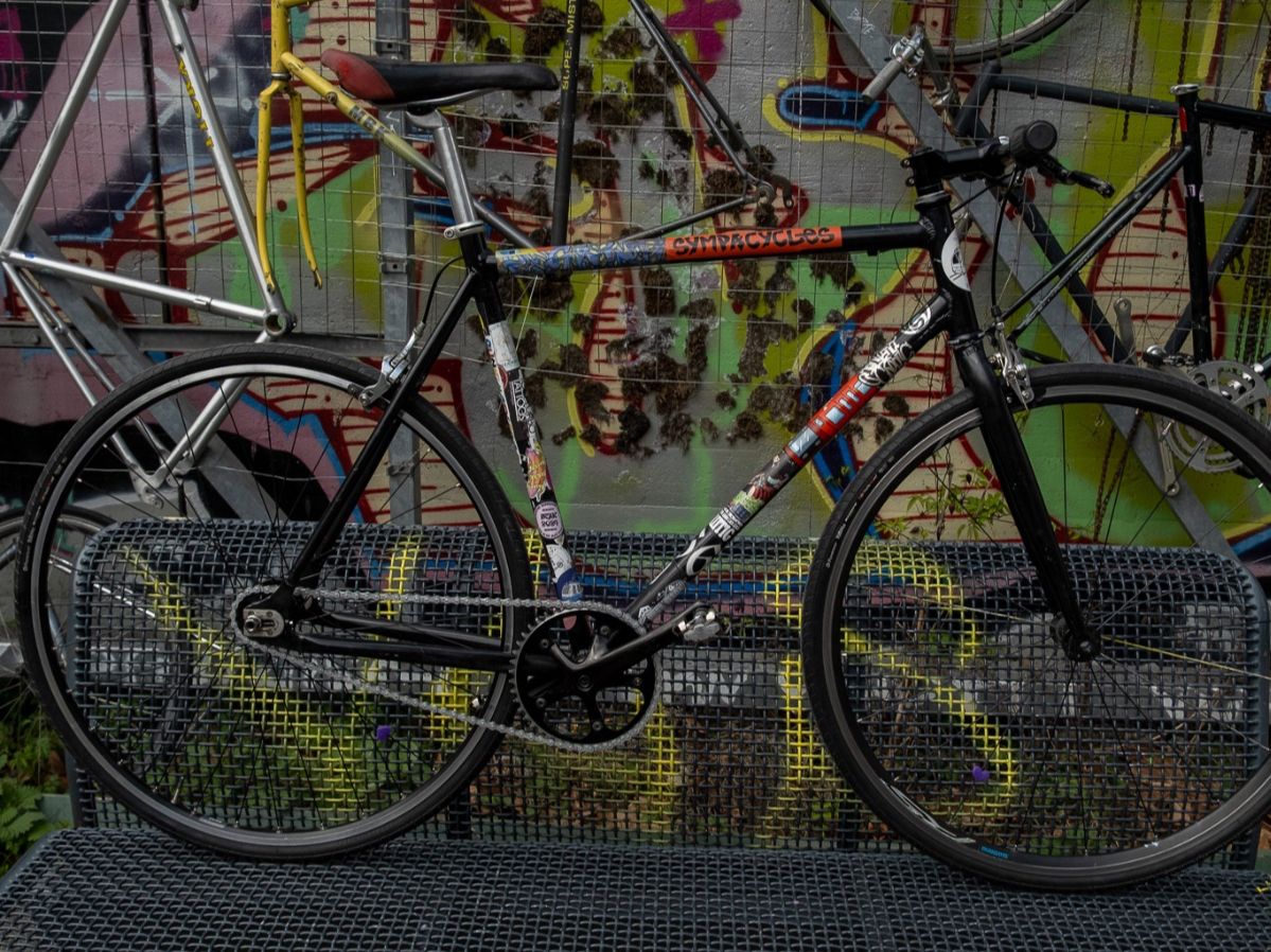 Velos: Fixed Gear (Fixie) Stadtvelo Sticker Bike Alu – Gebraucht aus Zürich von SympaCycles