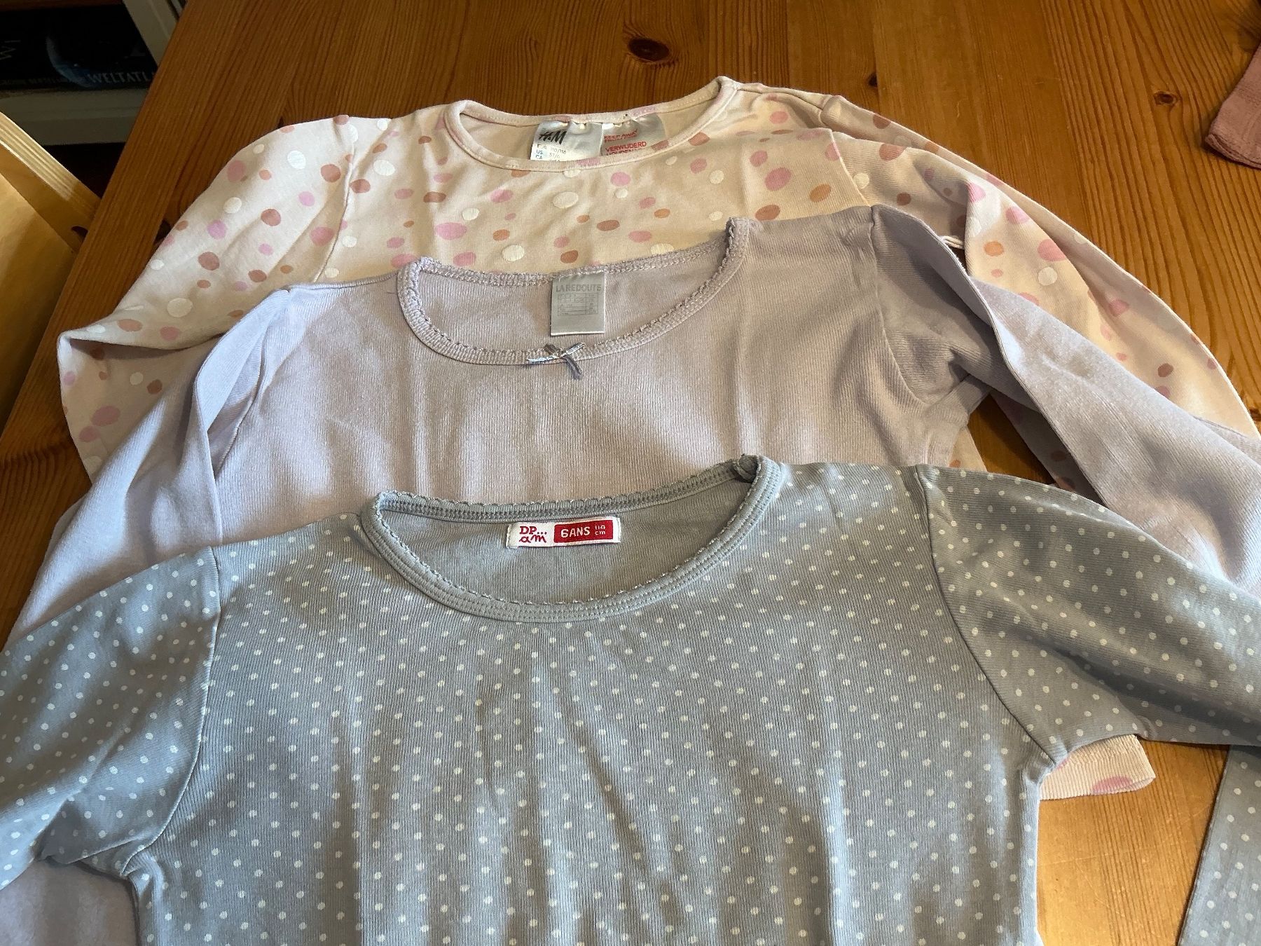 Ensembles coordonnés: Mädchen Shirts + Pullis,  9er-Set,  Gr. 116,  div. Marken – D'occasion à Aesch BL par Fortexx 5