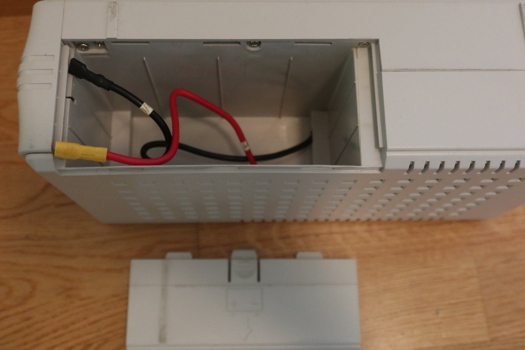 Batterie: UPS Opti-Safe ES800C – Usato da Erlenbach ZH venduto da milliway_42 4