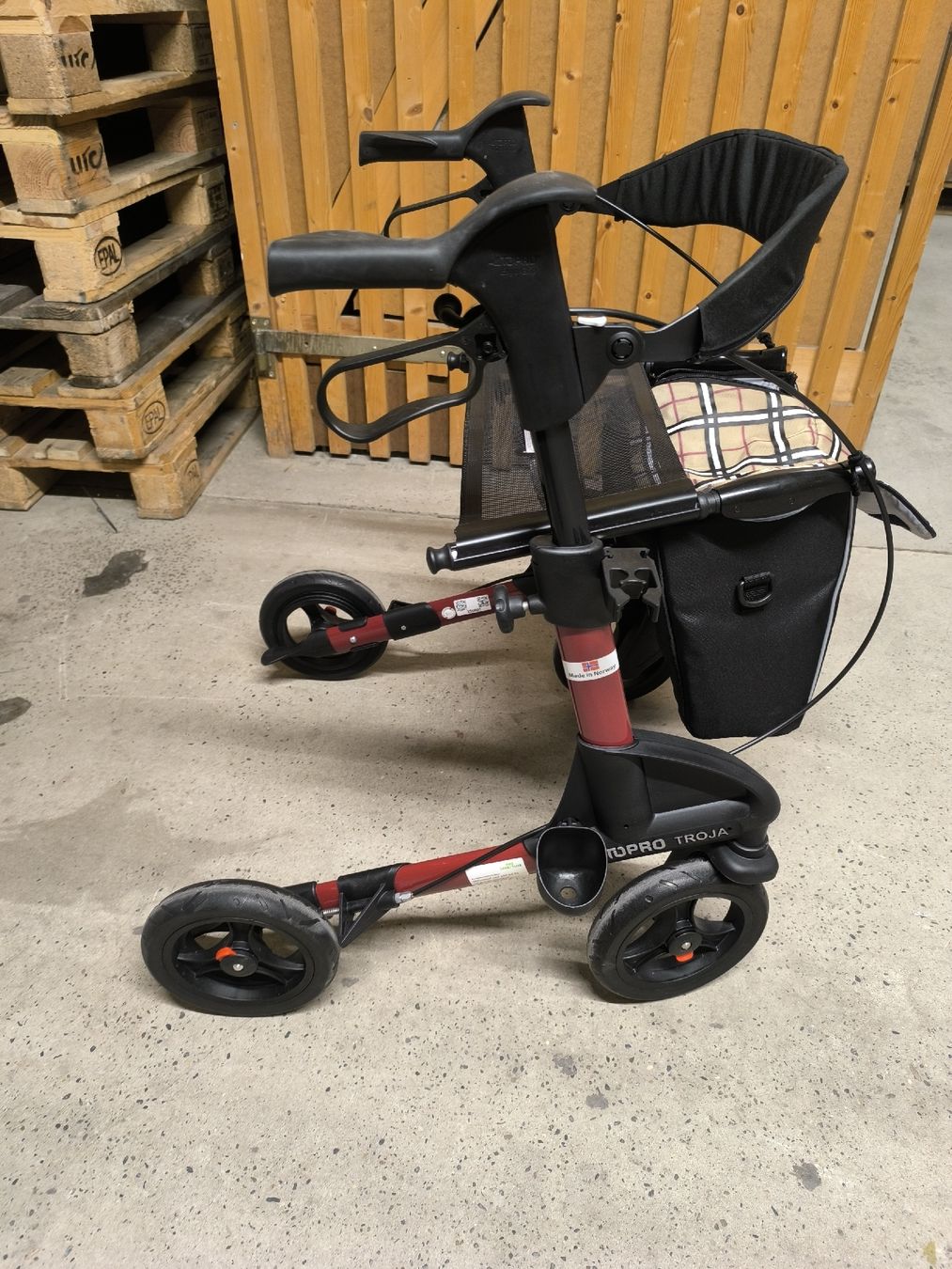 Gehhilfen: Rollator – Gebraucht aus Allschwil von BezoBezo 1