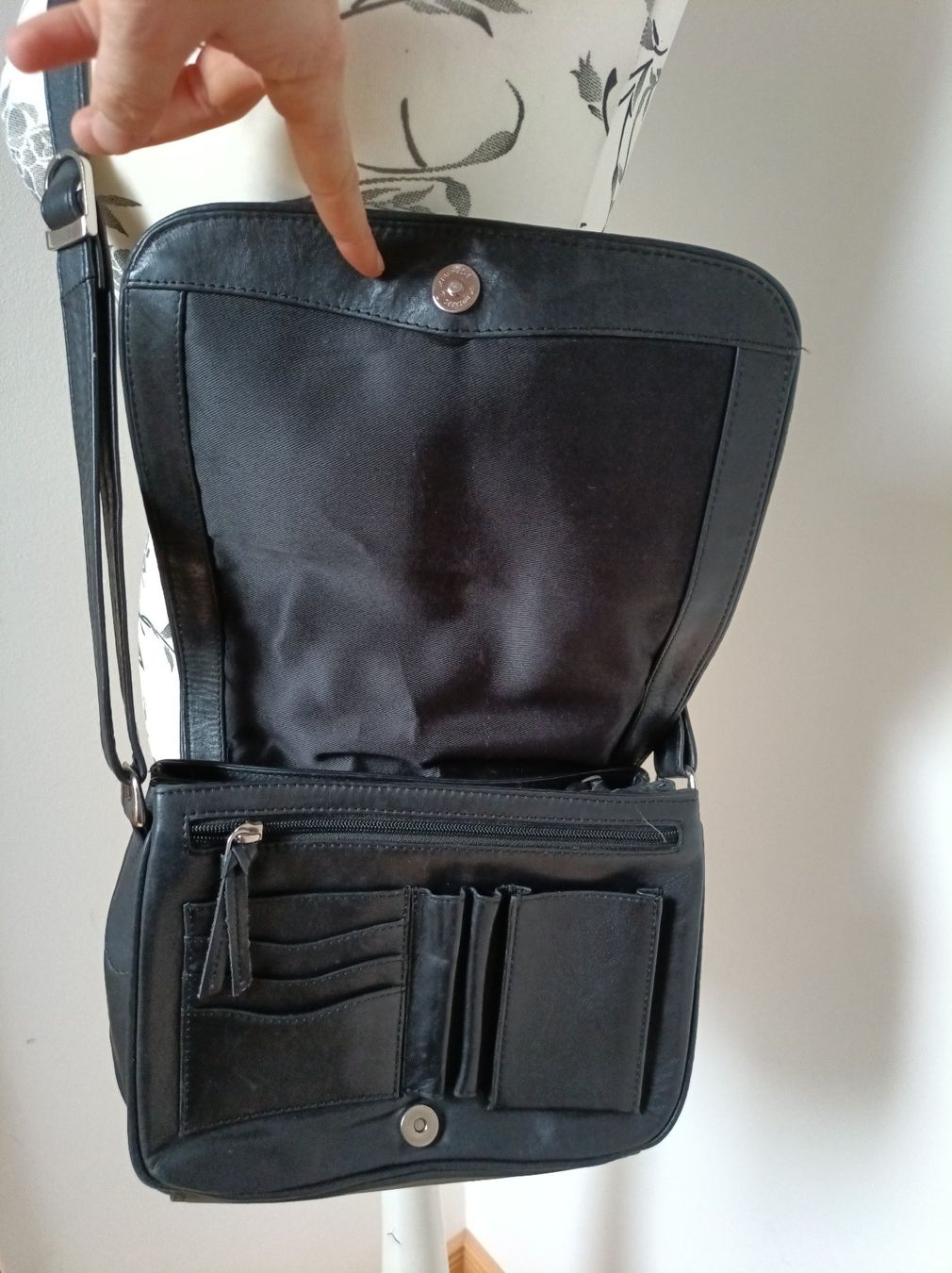 Borse da donna: Schwarze Umhängetasche aus Leder – Usato da Peccia venduto da LillyMarie98 4