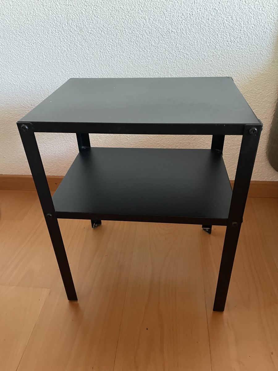 Nachttische: Beistelltisch schwarz Metall – Gebraucht aus St. Gallen von Jackywismer 1
