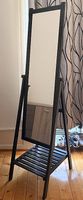 Miroir sur pied