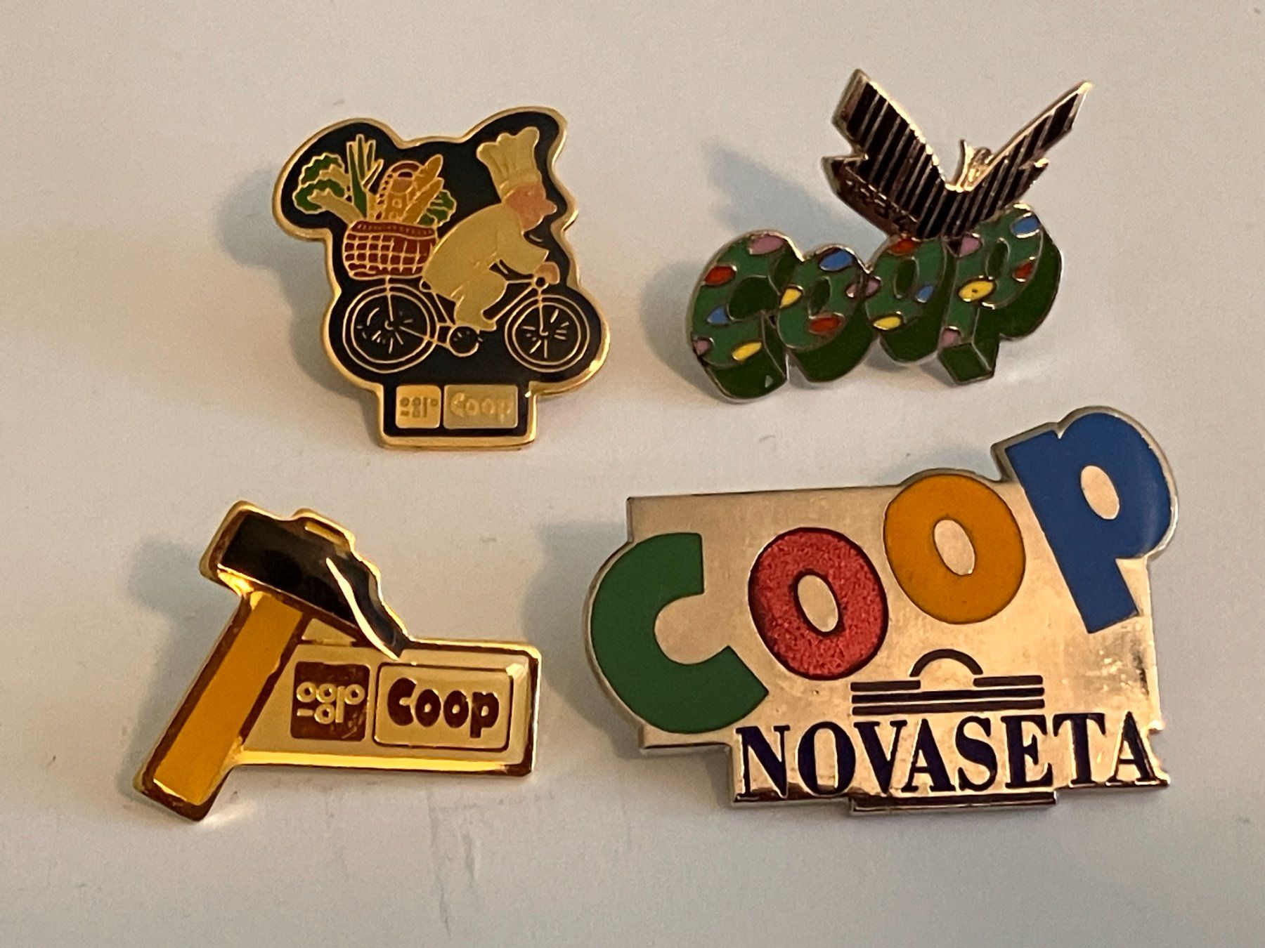 Placchette & Badge: 4 Pin Coop – Usato da Basel venduto da djwwpp