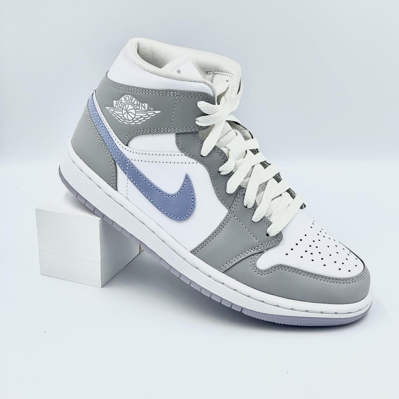 Jordan Damenschuhe: Nike Air Jordan 1 Mid Wolf Grey EU 38.5 – Neu und originalverpackt aus Erlinsbach von sasneakers 4