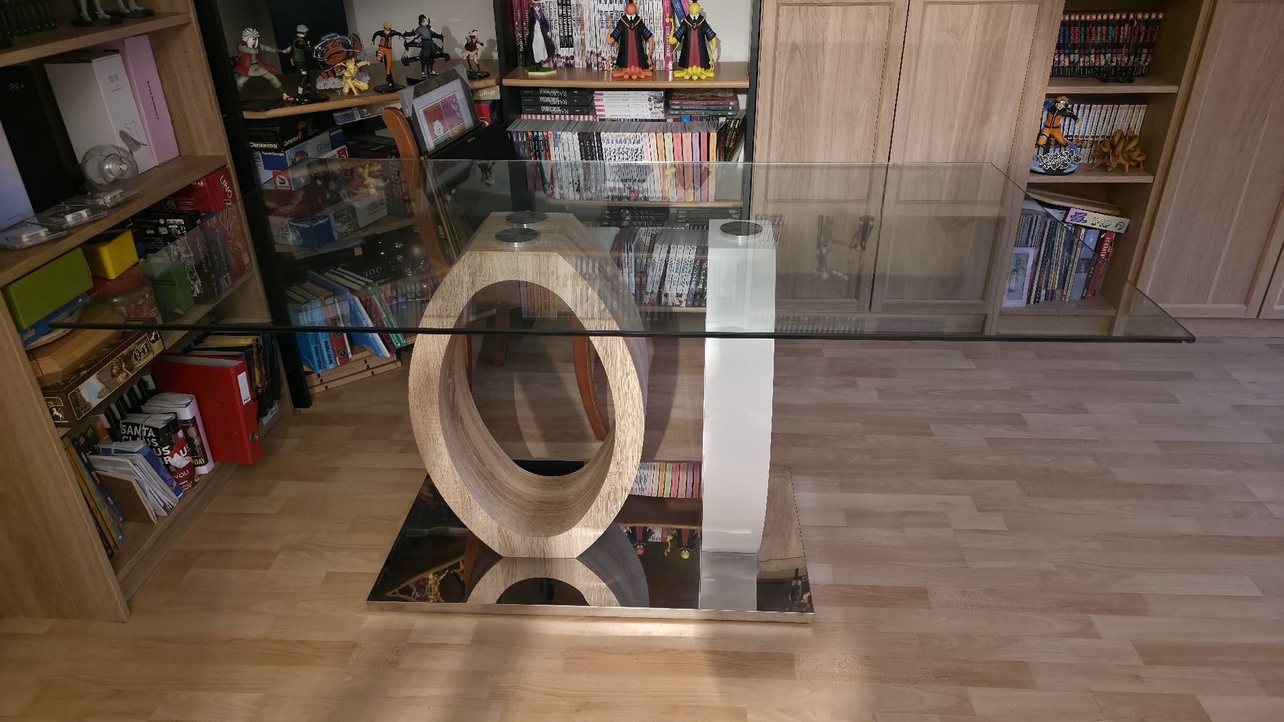 Tavoli: Moderner Designtisch mit Glasplatte, Top Zustand! – Nuovo (secondo la descrizione) da Buchs AG venduto da Marcra
