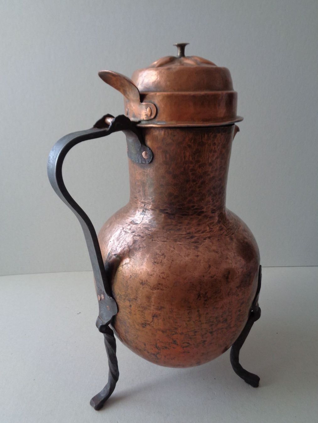 Teiere: Antiker Kaffee-Kupferkrug – Usato da Chur venduto da omonia 2