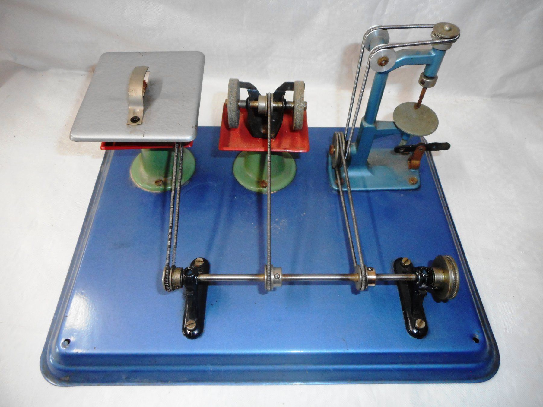 Wilesco Kit di modellismo & Modellini statici: Dampfmaschine Wilesco M56 Modellplatte NEU – Nuovo (secondo la descrizione) da Hefenhofen venduto da Osstschweiz