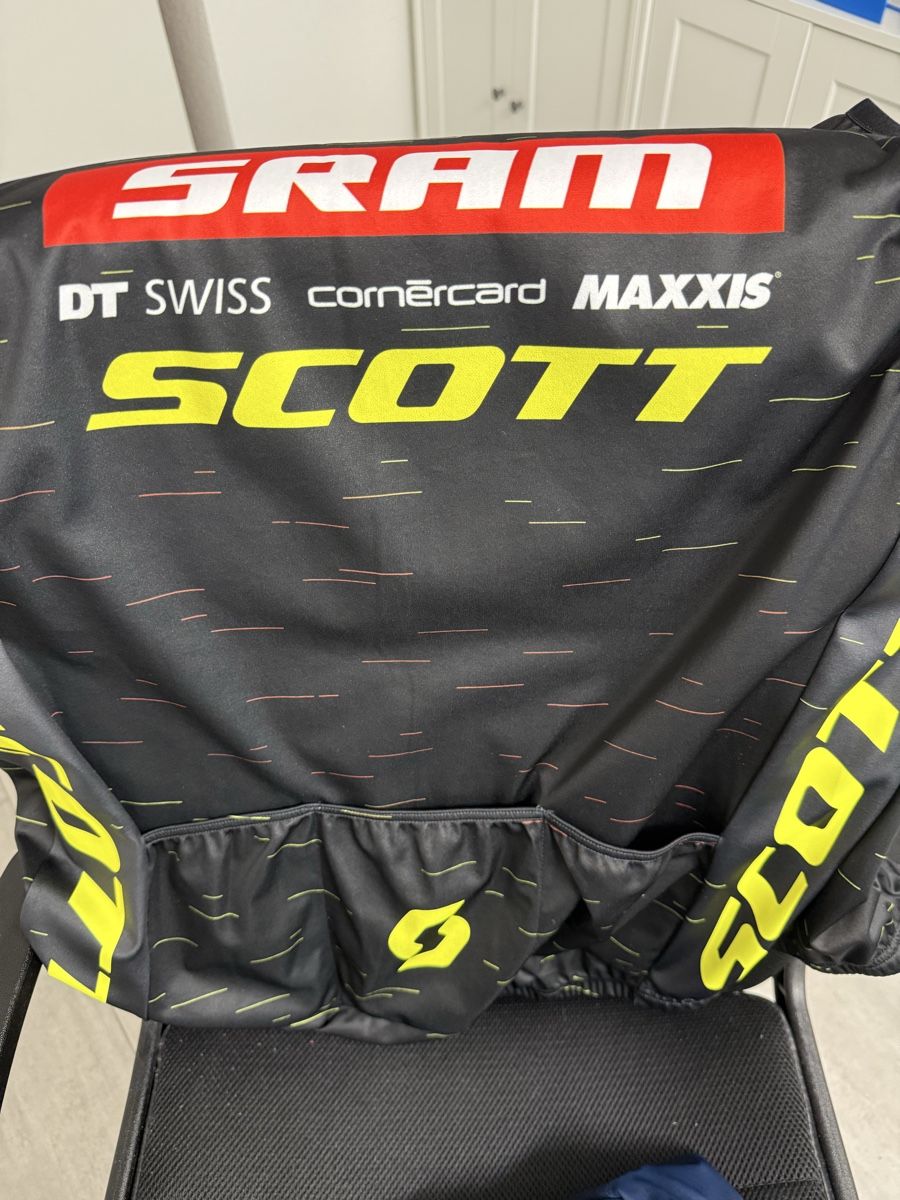 Scott Canottiere & Pantaloni: SCott SCRAM x ODLO – Usato da Glattbrugg venduto da aventadooor 1