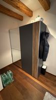 Kleiderschrank