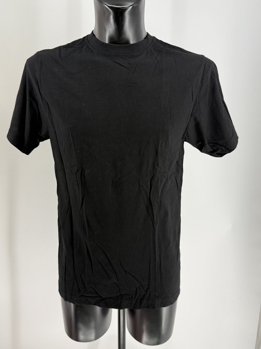 T-shirt: Basic Shirt schwarz Gr. M – Usato da Auenstein venduto da moin.