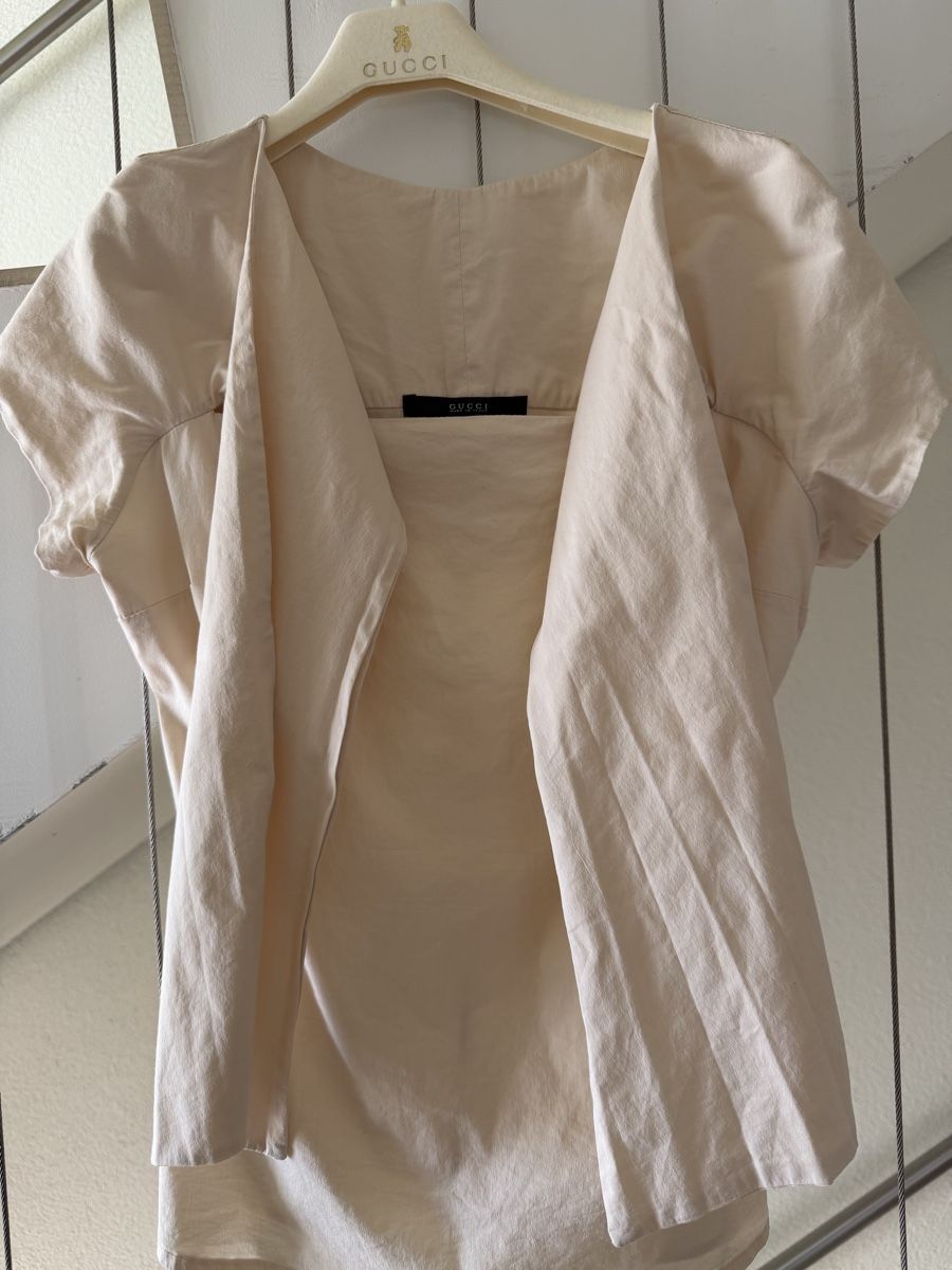 Gucci Camicette: Gucci Damen Bluse Beige mit Bindedetail Grösse 42 – Usato da Belp venduto da Aliya 4