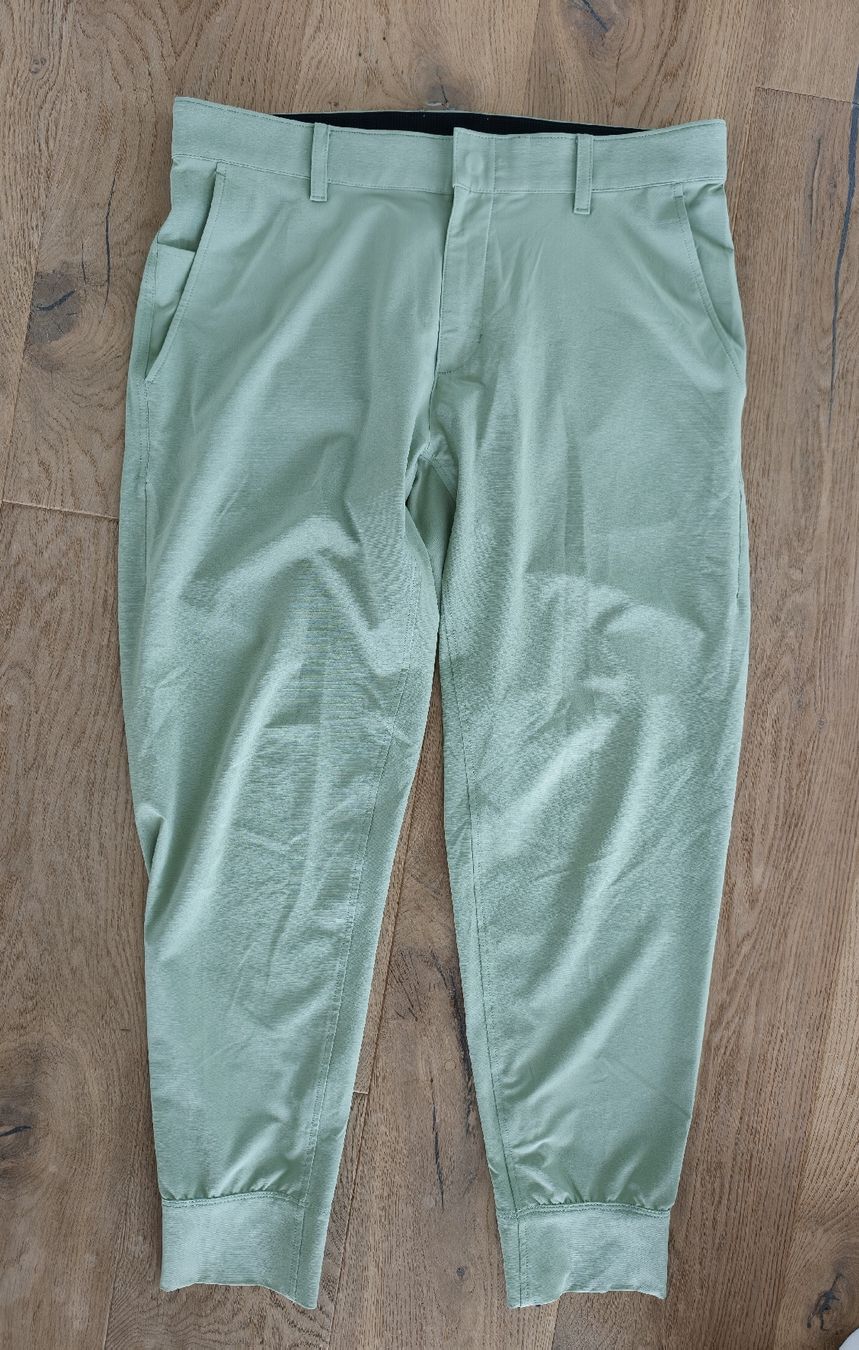 Nike Pantaloni: Nike Tour repel Jogger pants 34 – Usato da Bachenbülach venduto da Food4Thought 2