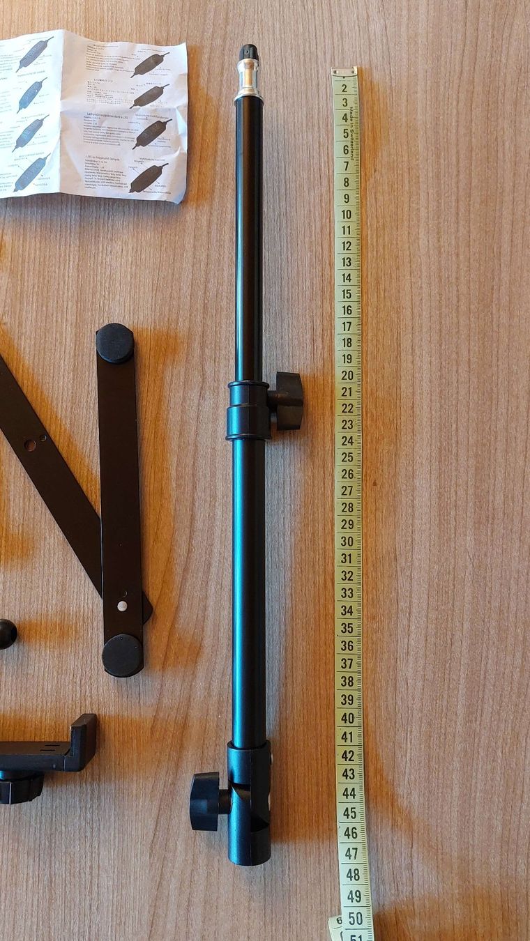 Lampes: Ringlicht mit Stativ, USB Anschluss, neu originalverpackt – Neuf avec emballage d'origine à Zollikofen par Blackie 4